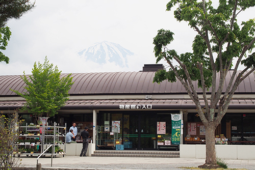 写真：物産館外観